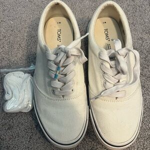 TOMS Classic White Canvas Shoes
